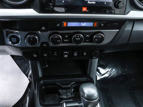 Used 2019 Toyota Tacoma Limited image 21