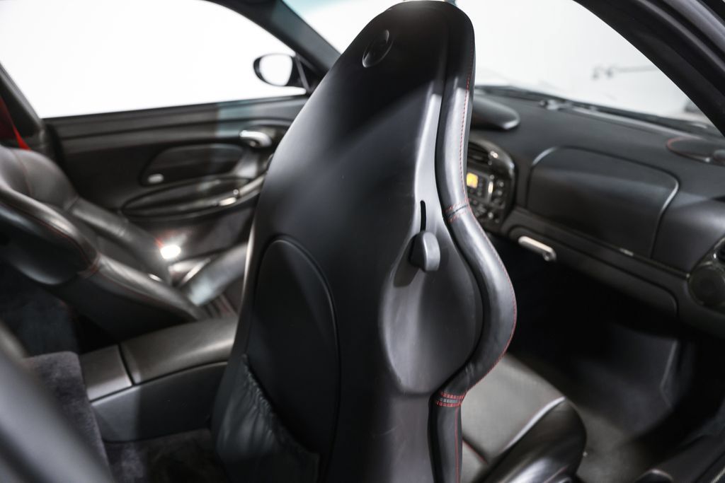 Used 2003 Porsche 911 GT2 RWD image 25