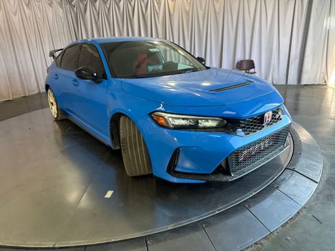 Used 2025 Honda Civic Type R image 3