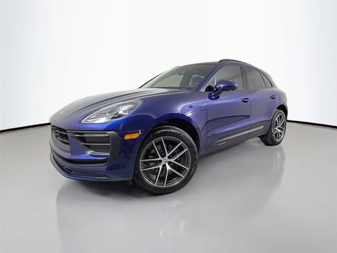 Certified 2026 Porsche Macan AWD/4WD image 1