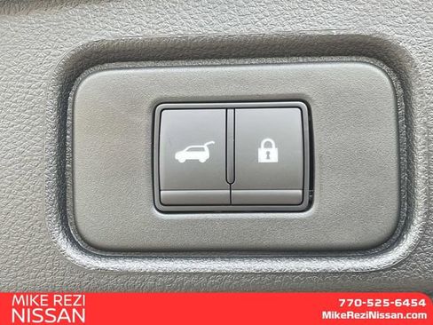 New 2026 Nissan Pathfinder SV w/ SV Premium Package FWD image 10