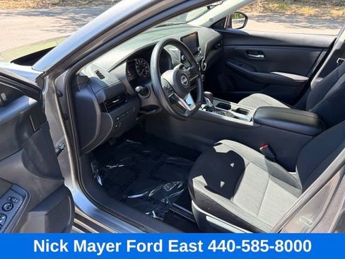Used 2024 Nissan Sentra SV FWD image 11