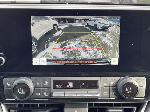 Used 2025 Toyota Grand Highlander XLE image 24