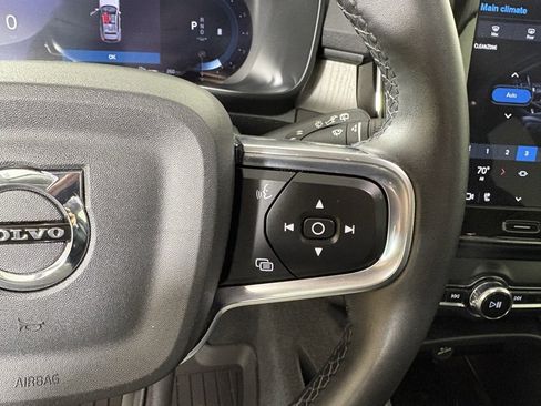 Used 2024 Volvo XC40 B5 Core image 21