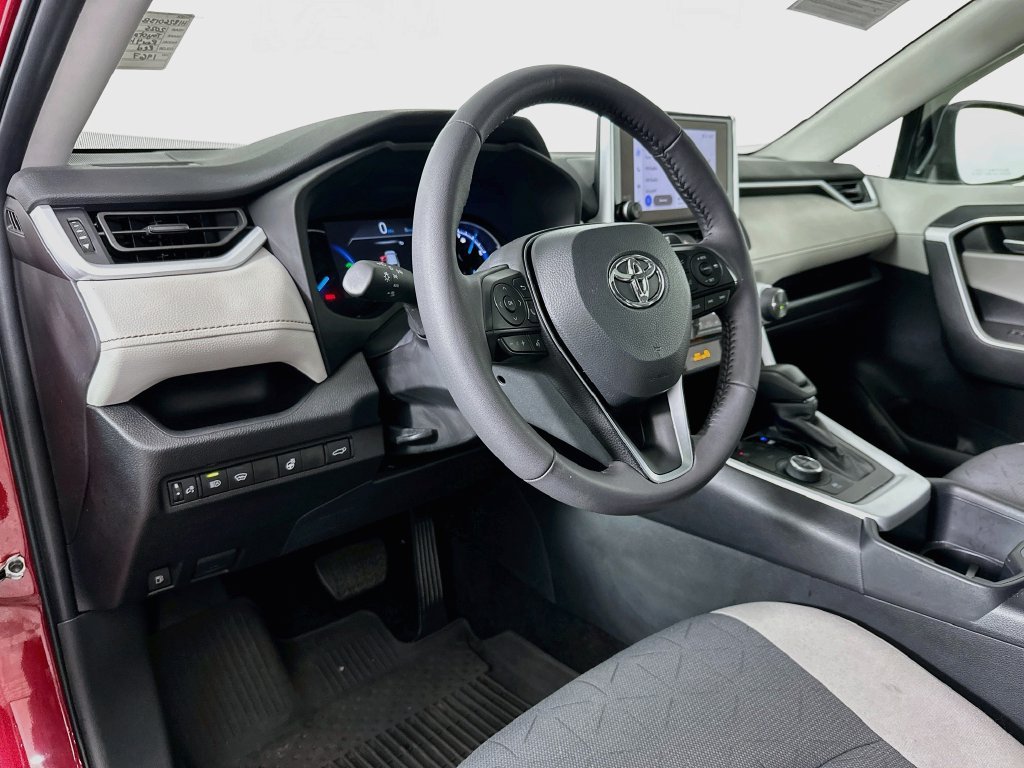 Used 2025 Toyota RAV4 XLE w/ Convenience Package AWD/4WD image 10