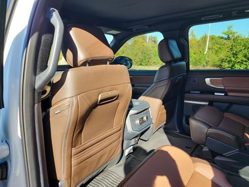 Used 2025 Ford Expedition Max King Ranch image 15