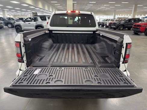 Used 2023 Nissan Frontier SV w/ SV Convenience Package image 13