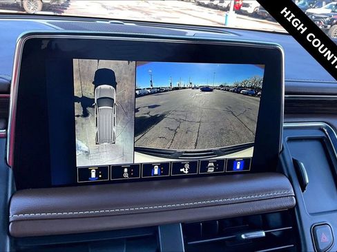 Used 2022 Chevrolet Suburban High Country image 14