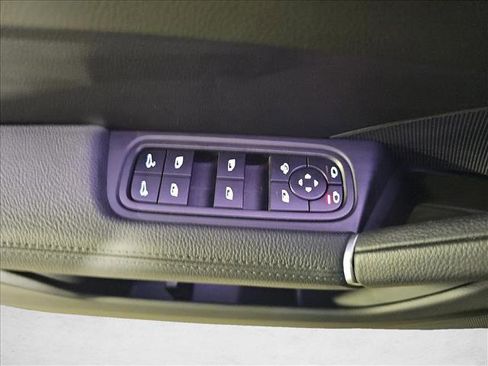 Used 2022 Porsche Cayenne S Platinum image 29