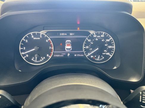 Used 2023 Nissan Rogue SV AWD/4WD image 17