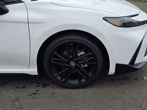 New 2026 Toyota Camry Hybrid image 9