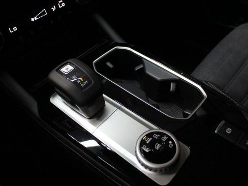 New 2025 Mitsubishi Outlander SE image 14