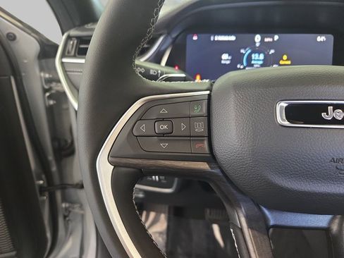 New 2025 Jeep Grand Cherokee Limited w/ Trailer Tow Package image 19