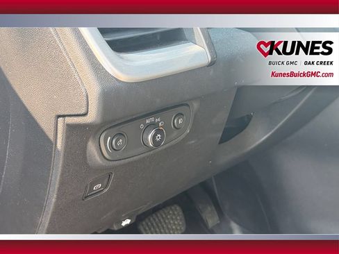 Used 2024 GMC Terrain SLT w/ LPO, Floor Liner Package AWD/4WD image 19
