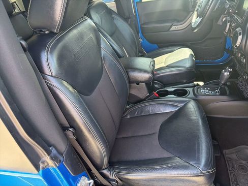 Used 2016 Jeep Wrangler Sport image 10