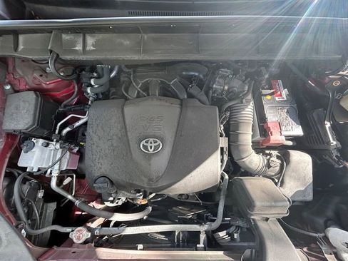 Used 2022 Toyota Highlander XSE FWD image 12