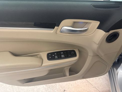 Used 2013 Chrysler 300 RWD image 30