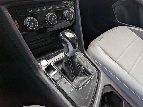 Certified 2023 Volkswagen Taos SE w/ Black Wheel Package FWD image 34
