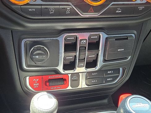 Used 2022 Jeep Gladiator Mojave w/ LED Lighting Group AWD/4WD image 29