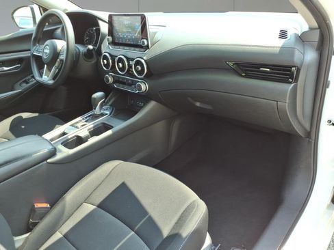 Used 2024 Nissan Sentra SV FWD image 7