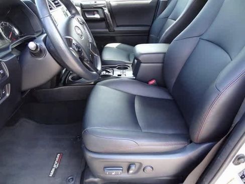 Used 2024 Toyota 4Runner TRD Off-Road Premium image 7