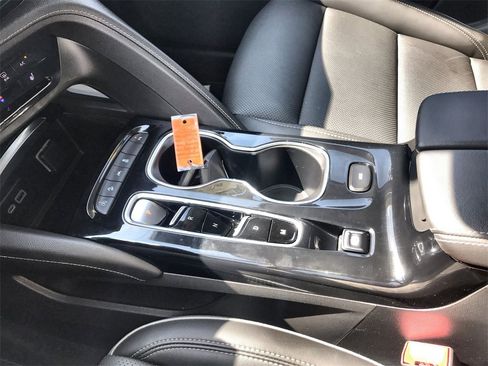 Used 2023 Buick Envision Essence image 20