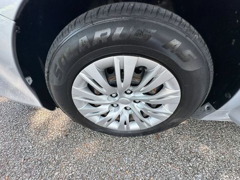 Used 2012 Toyota Camry LE FWD image 29