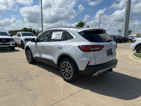 New 2025 Ford Escape SE w/ PHEV Premium Package image 3