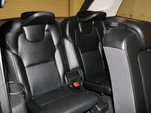 Used 2022 Volvo XC90 T5 Momentum AWD/4WD image 21