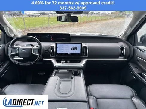 Used 2025 Ford Expedition Platinum AWD/4WD image 9
