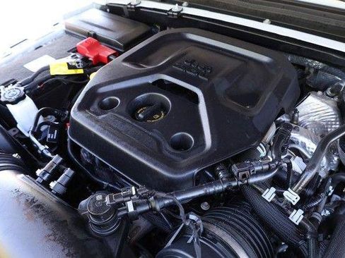 Used 2025 Jeep Wrangler Unlimited Sport AWD/4WD image 23
