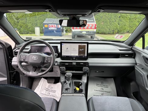 Used 2026 Toyota RAV4 XSE AWD/4WD image 14