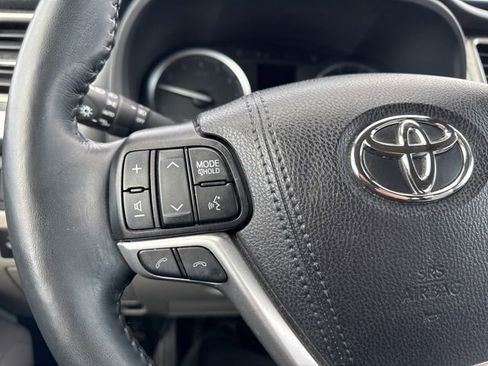 Used 2019 Toyota Highlander Limited Platinum image 21