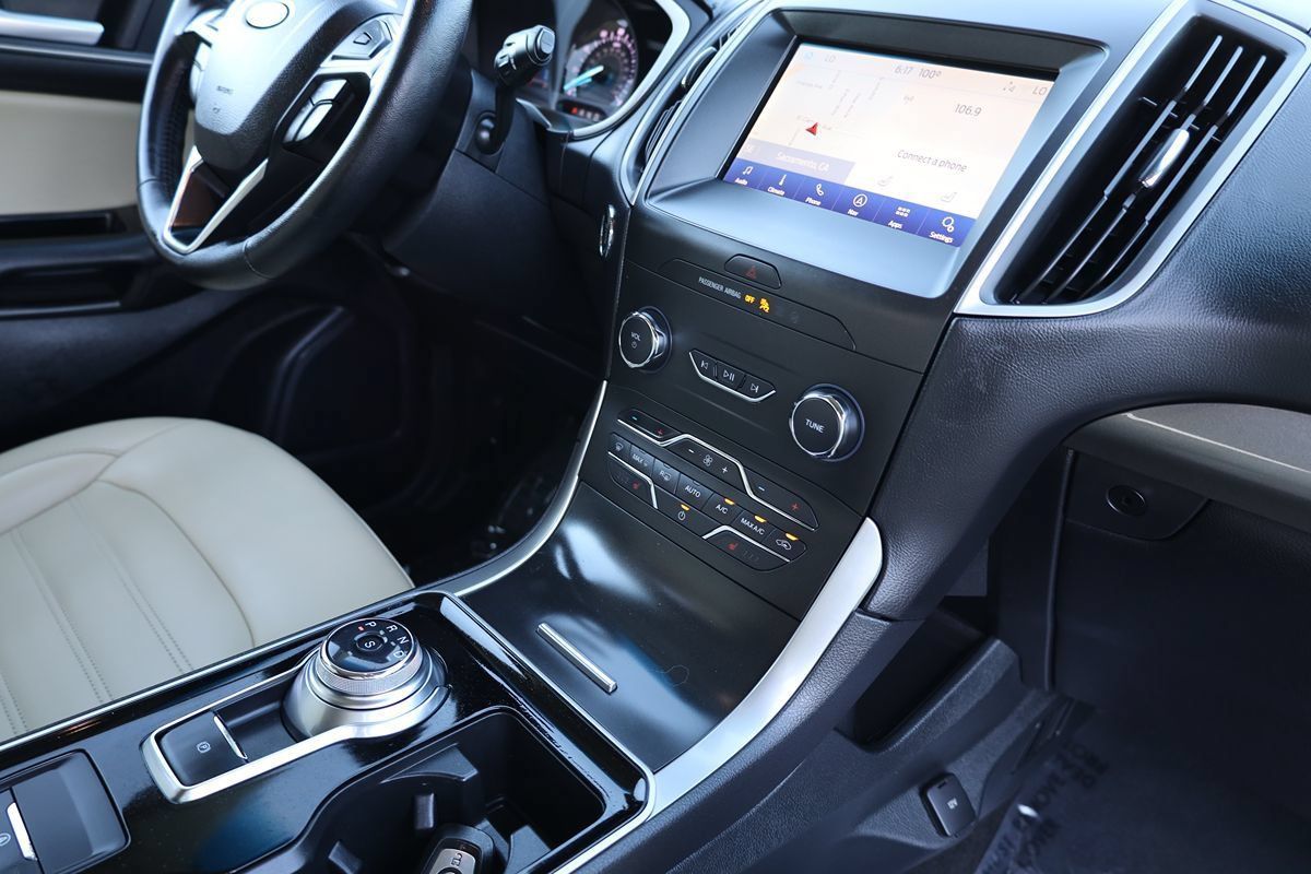 Used 2020 Ford Edge SEL w/ Convenience Package FWD image 19