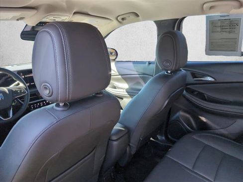 Used 2024 Buick Encore GX Avenir image 17