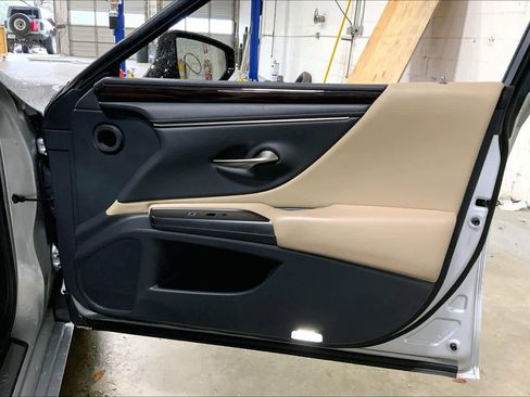 Used 2019 Lexus ES 350 image 22