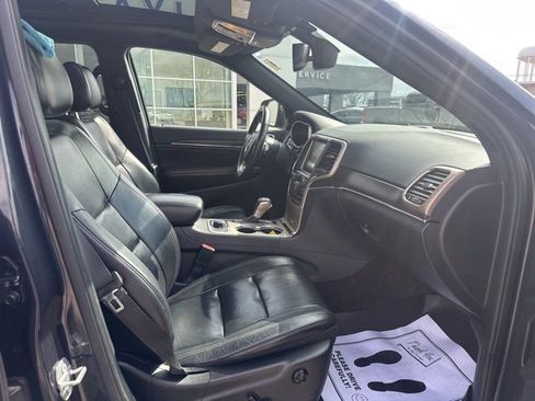 Used 2016 Jeep Grand Cherokee Limited w/ Luxury Group II image 8