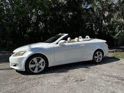 Used 2010 Lexus IS 350C image 7