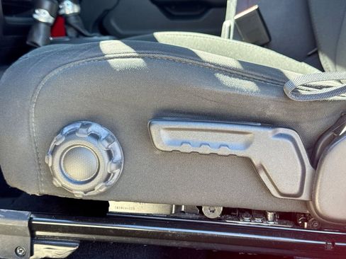 Used 2022 Jeep Wrangler Sport AWD/4WD image 19