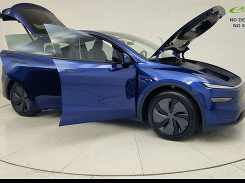Used 2026 Tesla Model Y 2WD image 13