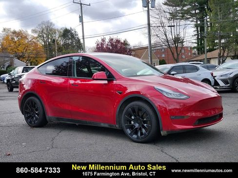 Used 2020 Tesla Model Y Long Range image 7