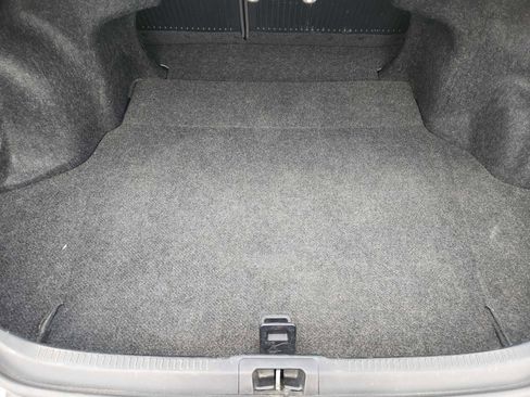 Used 2015 Toyota Camry LE image 32