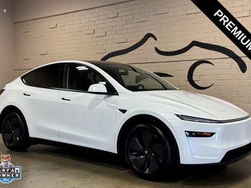 Used 2026 Tesla Model Y 2WD image 1