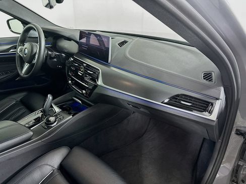 Used 2021 BMW M550i xDrive AWD/4WD image 38
