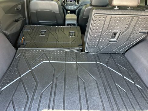 Used 2024 Chevrolet Equinox RS w/ RS Leather Package image 17