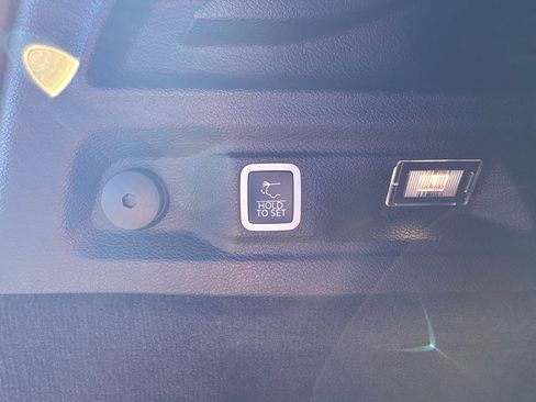 Used 2021 Jeep Grand Cherokee L Overland w/ Advanced Protech Group III image 13