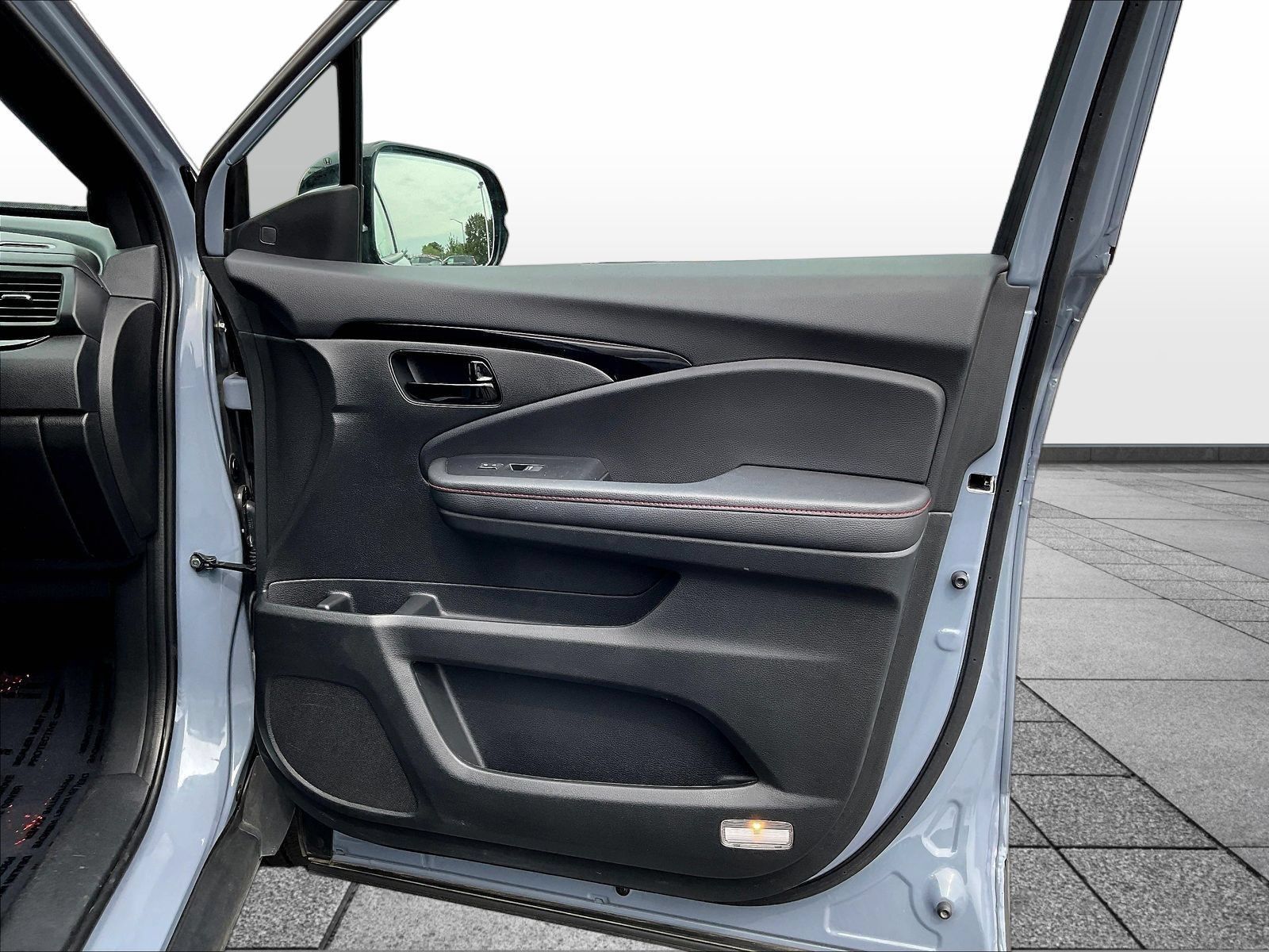 Used 2024 Honda Passport Black Edition image 31