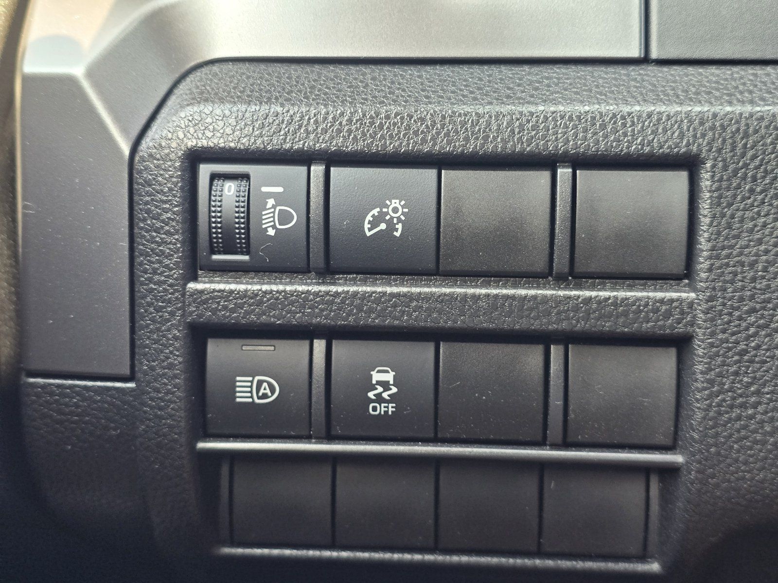 Used 2025 Toyota Tacoma TRD Off-Road AWD/4WD image 23