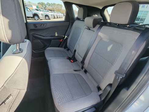 Used 2022 Ford Escape SE w/ SE Sport Appearance Package image 7