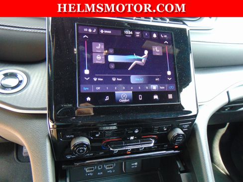 Certified 2024 Jeep Grand Cherokee Altitude RWD image 23